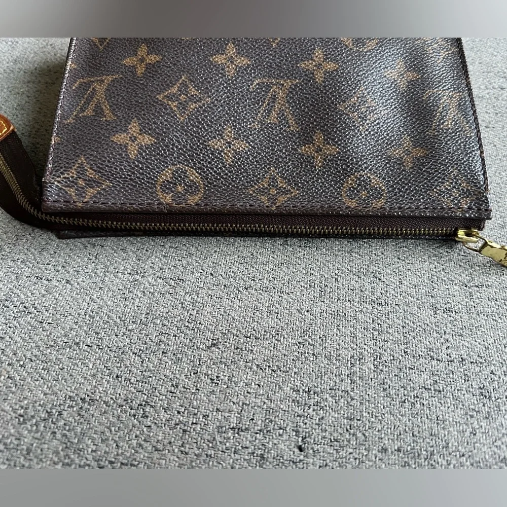 Louis Vuitton Dark Brown Monogram Toiletry Bag - Picture 7 of 8